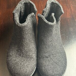 Women's Cozy Gray Winter Boots